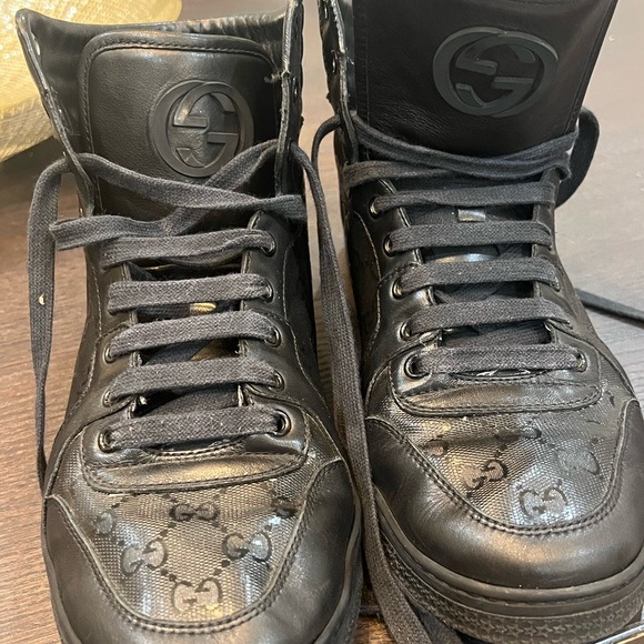 Authentic GUCCI Sneakers - Picture 2 of 4